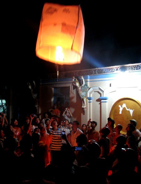 เทศกาล Ok Om Bok  ปี 2012 ของชนเผ่าเขมร  - ảnh 9