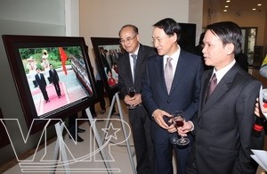 เปิดนิทรรศการภาพถ่าย “ครบรอบ 20 ปี ความสัมพันธ์มิตรภาพเวียดนาม-สาธารณรัฐเกาหลี” - ảnh 1