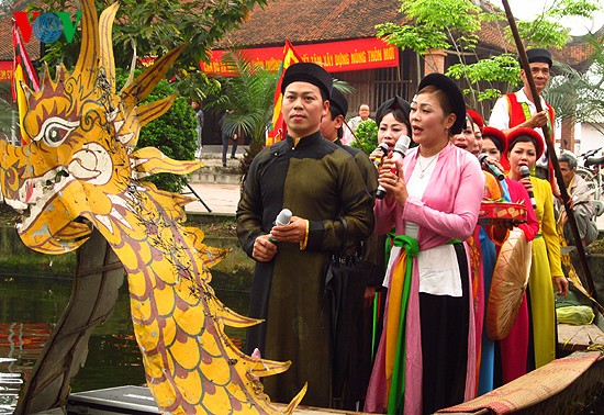 เทศกาลแห่งประเพณีการเลือกคู่ของหมู่บ้าน Đường Yên กรุงฮานอย - ảnh 1