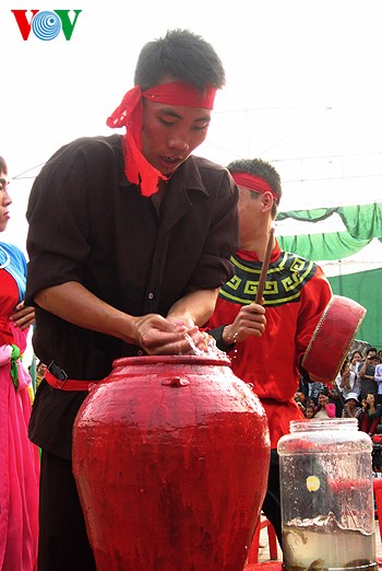 เทศกาลแห่งประเพณีการเลือกคู่ของหมู่บ้าน Đường Yên กรุงฮานอย - ảnh 11