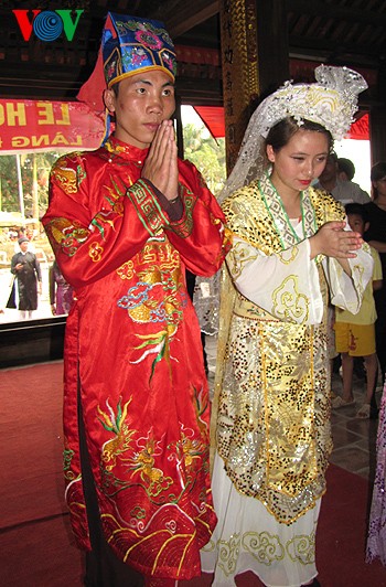 เทศกาลแห่งประเพณีการเลือกคู่ของหมู่บ้าน Đường Yên กรุงฮานอย - ảnh 13