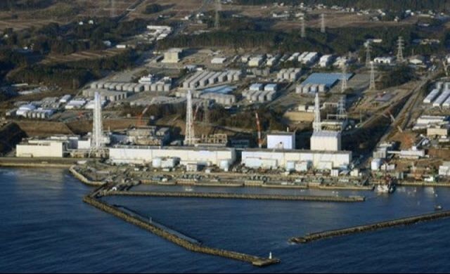ญี่ปุ่นพบน้ำปนเปื้อนกัมมันตรังสีที่อาจรั่วไหลจากถังกักเก็บของโรงไฟฟ้าฟูกูชิมะ  - ảnh 1