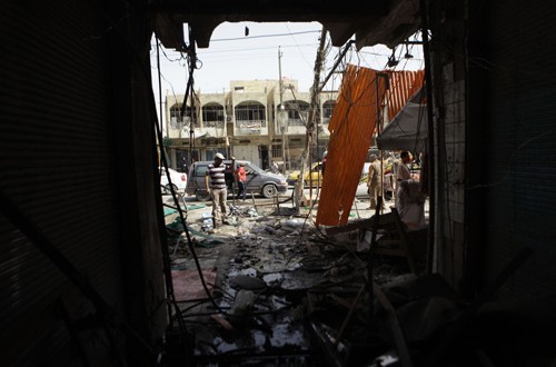 มีผู้เสียชีวิตและได้รับบาดเจ็บจำนวนมากจากเหตุระเบิดในประเทศอิรัก - ảnh 1