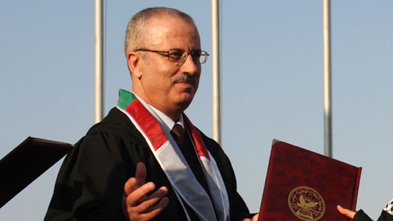 นายกรัฐมนตรีปาเลสไตน์คนใหม่ยื่นใบลาออกจากตำแหน่งต่อประธานาธิบดี มาห์มุด อับบาส   - ảnh 1