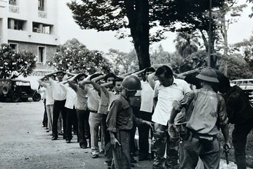 วินาทีแห่งประวัติศาสตร์ในวันปลดปล่อยภาคใต้เวียดนาม 30 เมษายน ปี 1975 - ảnh 7