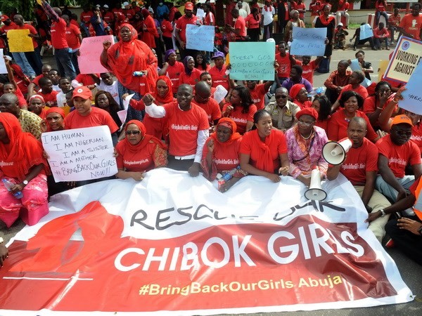 กลุ่มมุสลิมโบโก ฮาราม เผยแพร่วิดีโอนักเรียนหญิงไนจีเรียที่ถูกลักพาตัว - ảnh 1