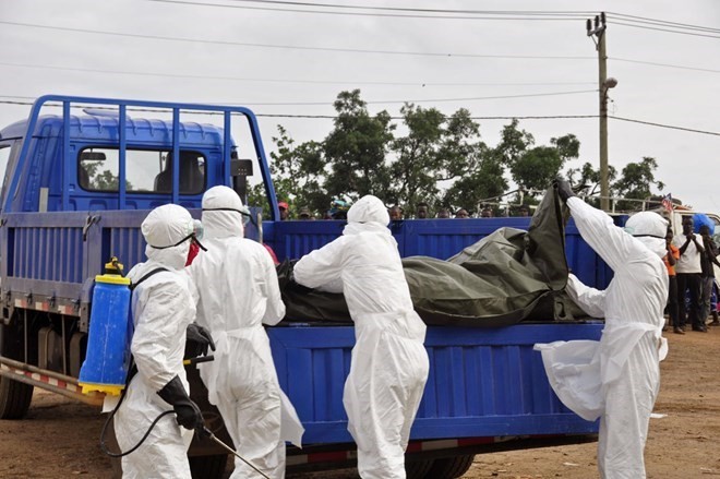 ไลบีเรียประกาศคำสั่งเคอร์ฟิวเนื่องจากการแพร่ระบาดของเชื้ออีโบล่า - ảnh 1