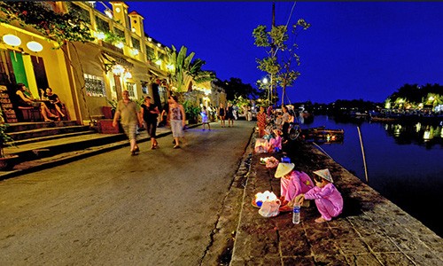 เมืองเก่าฮอยอานติด 1 ใน 25 จุดนัดพบที่น่าสนใจที่สุดในเอเชียในปี 2014 - ảnh 1