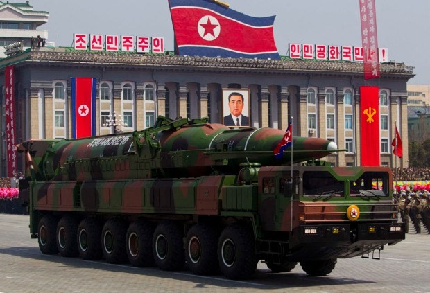 สาธารณรัฐประชาธิปไตยประชาชนเกาหลีทำการทดลองยิงจรวดพื้นสู่อากาศ7ลูกไปยังเขตทะเลทางทิศตะวันออกของตน - ảnh 1
