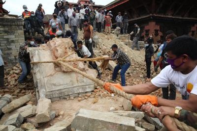 มีชาวยุโรป 1000 คนสูญหายไปหลังเกิดเหตุแผ่นดินไหวในประเทศเนปาล - ảnh 1