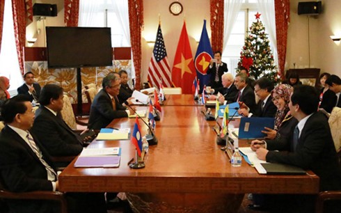 อาเซียนและสหรัฐหารือเกี่ยวกับความสัมพันธ์ทวิภาคี - ảnh 1