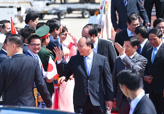 นายกรัฐมนตรี เหงวียนซวนฟุกเริ่มการเยือนญี่ปุ่นและเข้าร่วมการประชุมสุดยอดจี7ขยายวง - ảnh 1
