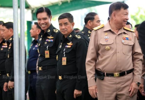 ผู้บัญชาการทหารบกไทยให้คำมั่นว่า จะไม่ปล่อยให้เกิดการทำรัฐประหาร - ảnh 1