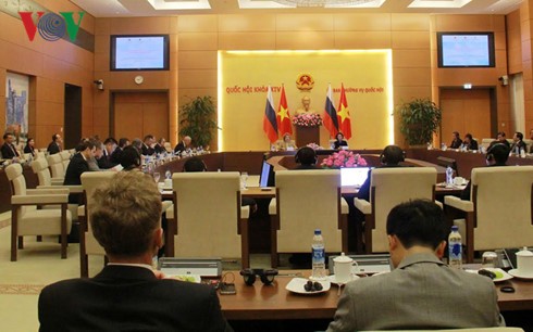 การเสวนากระชับความสัมพันธ์หุ้นส่วนระหว่างท้องถิ่นต่างๆของเวียดนามกับรัสเซีย - ảnh 1