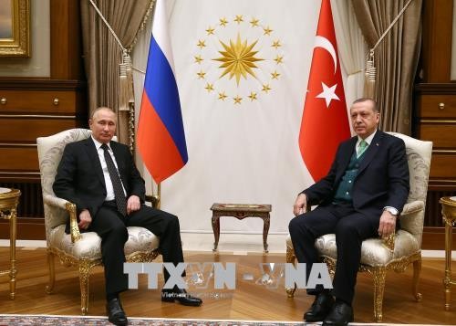 ผู้นำรัสเซียและตุรกีเจรจาทางโทรศัพท์เกี่ยวกับปัญหาซีเรีย - ảnh 1
