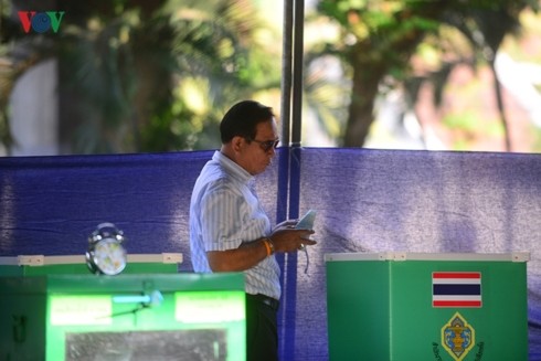นายกรัฐมนตรีเวียดนามส่งโทรเลขแสดงความยินดีต่อการเลือกตั้งของไทย - ảnh 1