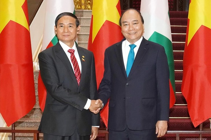 ผู้นำเวียดนามพบปะกับประธานาธิบดีเมียนมาร์ - ảnh 1