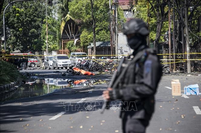 เกิดเหตุระเบิดฆ่าตัวตาย ที่ สถานีตำรวจในประเทศอินโดนีเซีย - ảnh 1