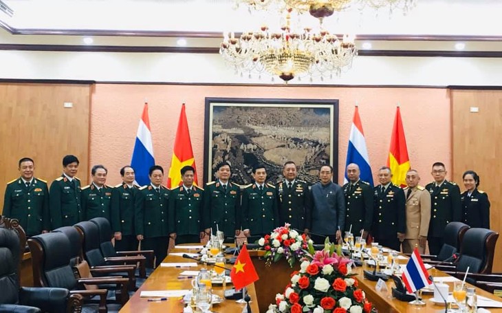 รัฐมนตรีช่วยว่าการกระทรวงกลาโหมและผู้บัญชาการทหารสูงสุดเยือนเวียดนาม - ảnh 1