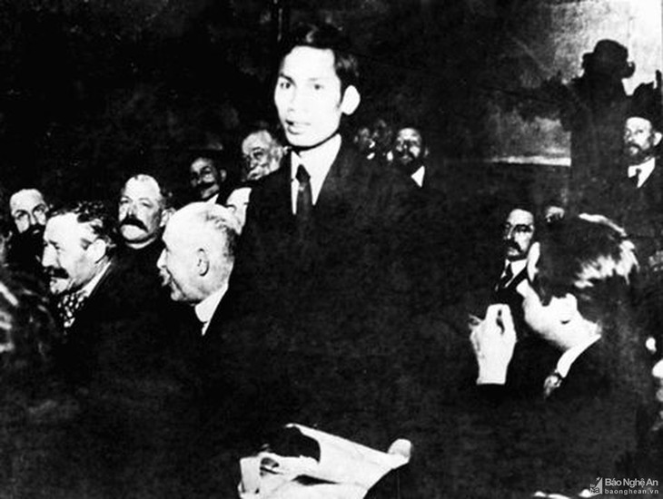 ประธานโฮจิมินห์นำการปฏิวัติเวียดนามสู่ความสำเร็จ - ảnh 1