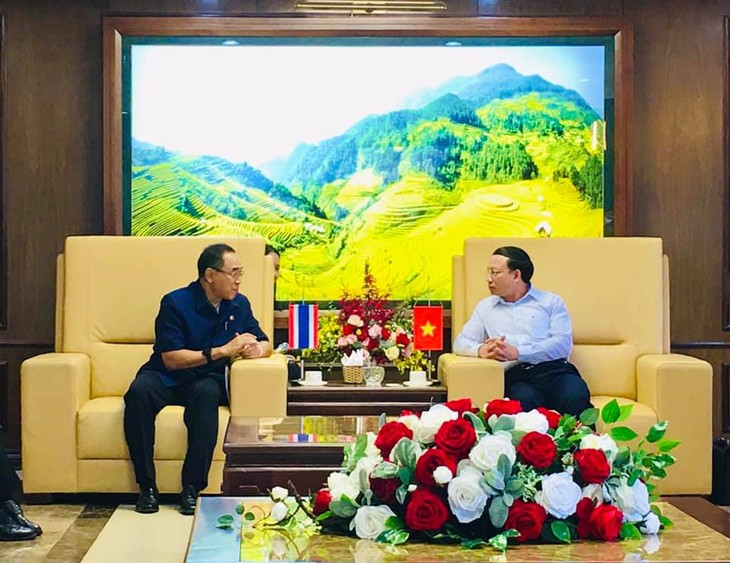 ไทยกระชับความสัมพันธ์และสำรวจลู่ทางการค้า การลงทุนและความร่วมมือกับกับจังหวัดกว๋างนิง - ảnh 1