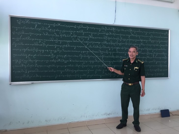 ทหารผ่านศึกเวียดนามกับการสอนภาษาเขมรและส่งเสริมสัมพันธไมตรีเวียดนาม-กัมพูชา - ảnh 1