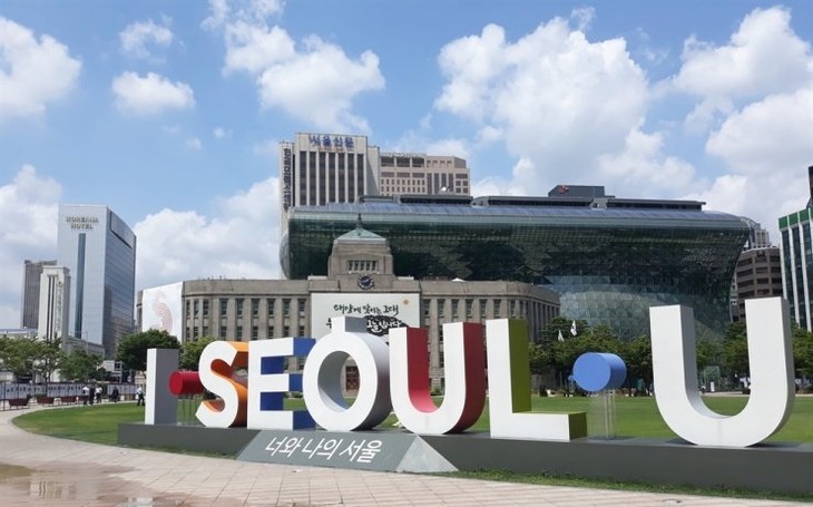 มีผู้โพสต์ข้อความทางอินเทอร์เน็ตขู่ที่จะวางระเบิดศาลาว่าการกรุงโซลในโอกาสวันชาติสาธารณรัฐเกาหลี - ảnh 1